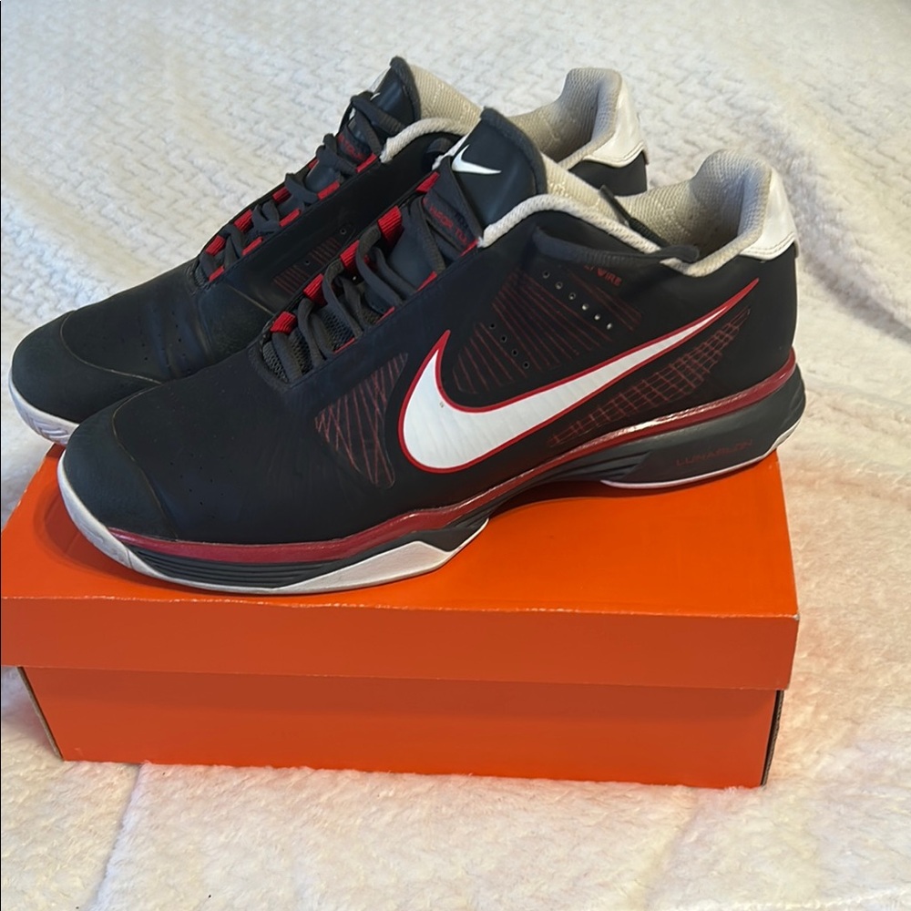 Nike Black and Red Athletic Shoes with Cushioned Midsole